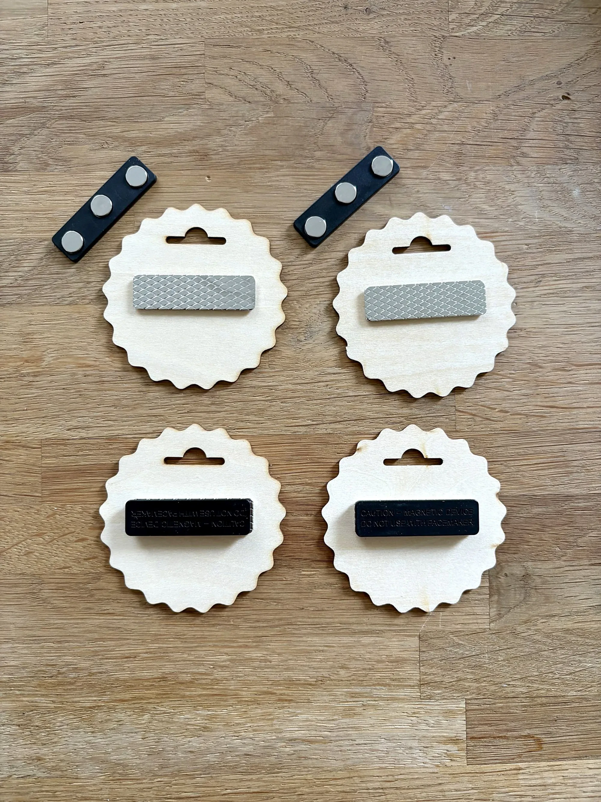Houten naambadges — beeld 2
